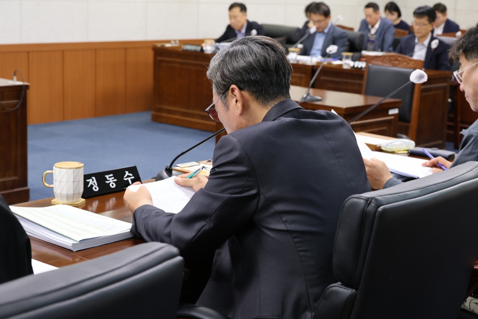 제360회 동해시의회 임시회 제1차 본회의_16