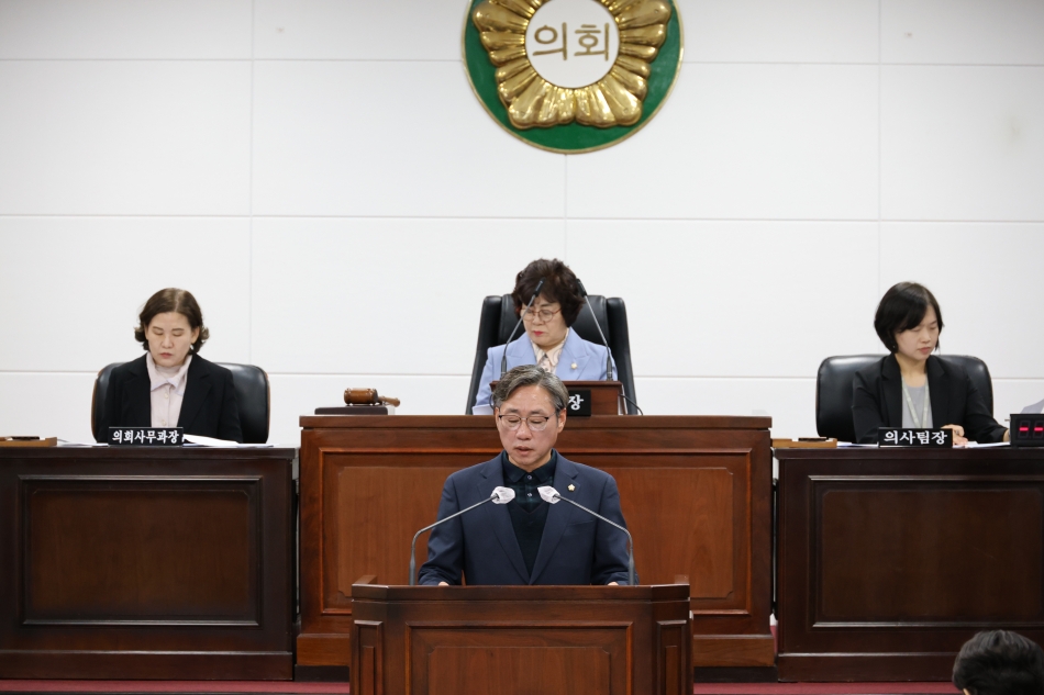 제361회 동해시의회 임시회 제1차 본회의_12