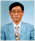 이윤덕 